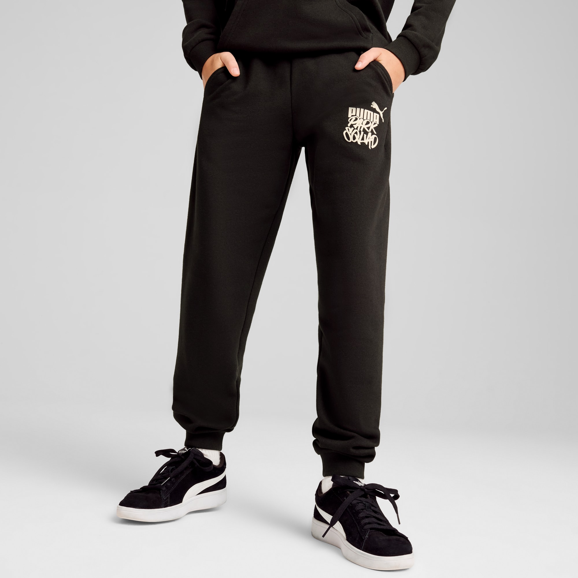 ESS MID 90s Sweatpants Youth in Black Size 9 10Y by PUMA